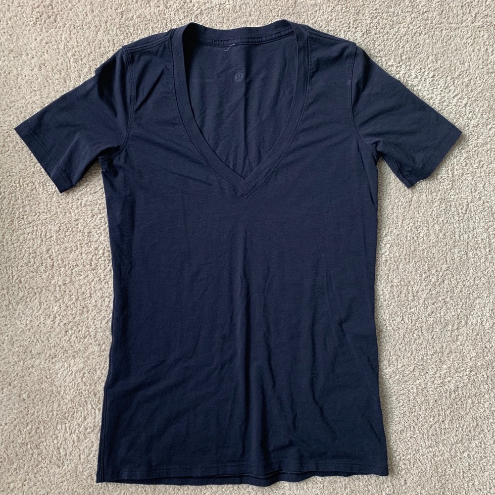 Lululemon v-neck love tee